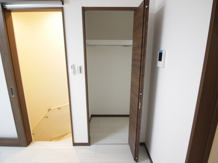 収納 ＣＲＯＵＤ甲子園里中町