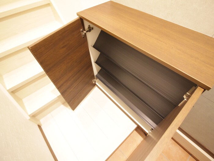 靴箱 ＣＲＯＵＤ甲子園里中町