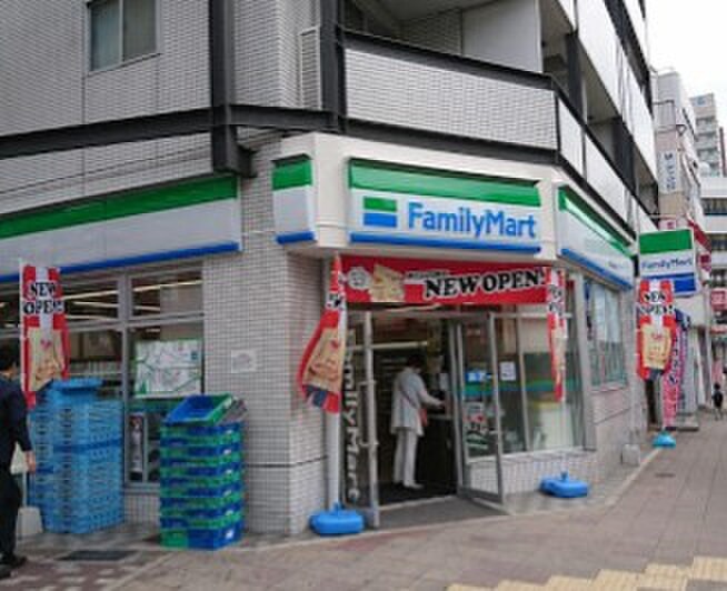 FamilyMart(コンビニ)まで140m ヒューマンハイツ