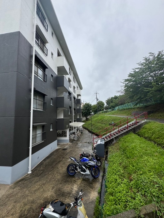 バイク置き場 ライトコ－ト