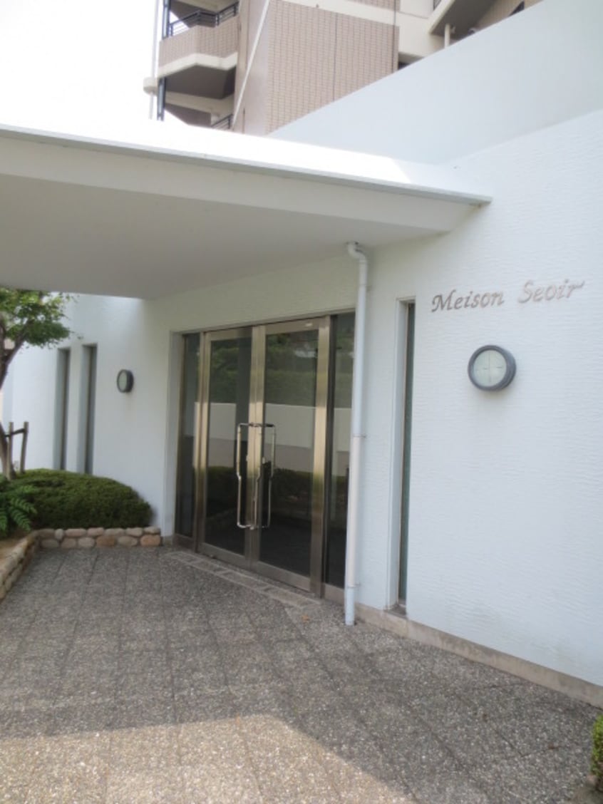 エントランス部分 メゾン・ソワ－ル