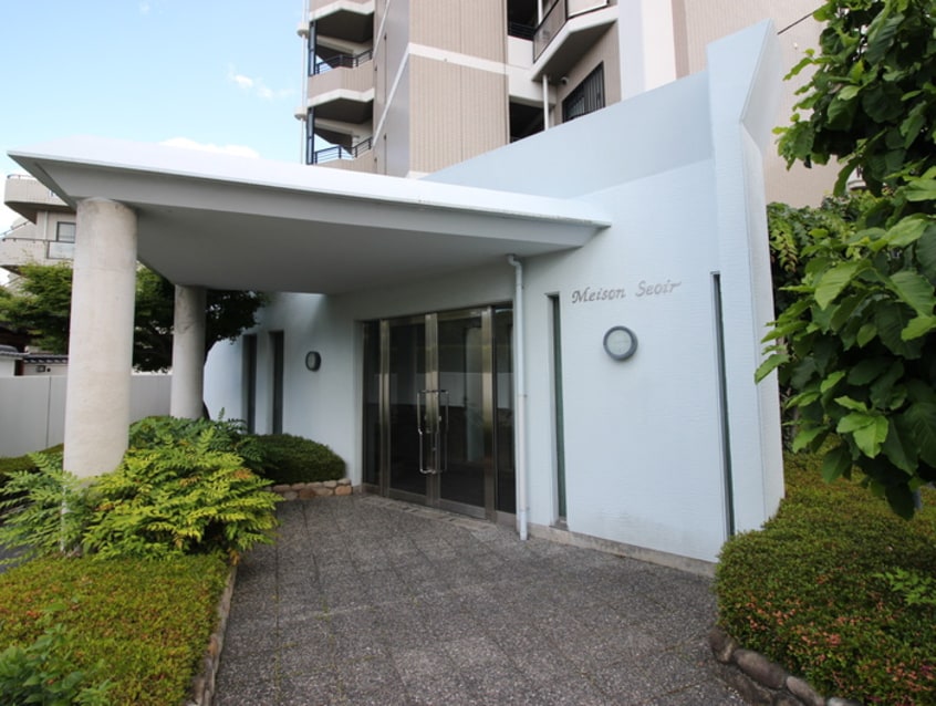 エントランス部分 メゾン・ソワ－ル