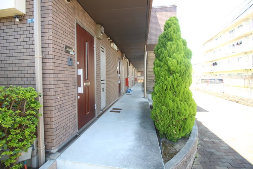 エントランス部分 イ－ストフラワ－壱番館