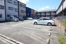 駐車場 イ－ストフラワ－壱番館