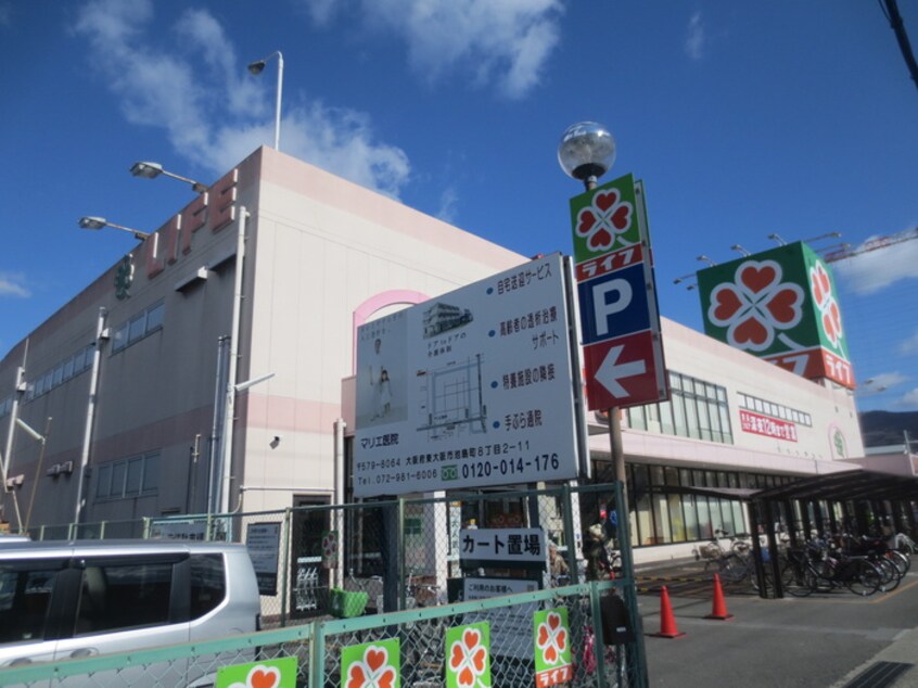 ライフ(スーパー)まで530m イ－ストフラワ－壱番館