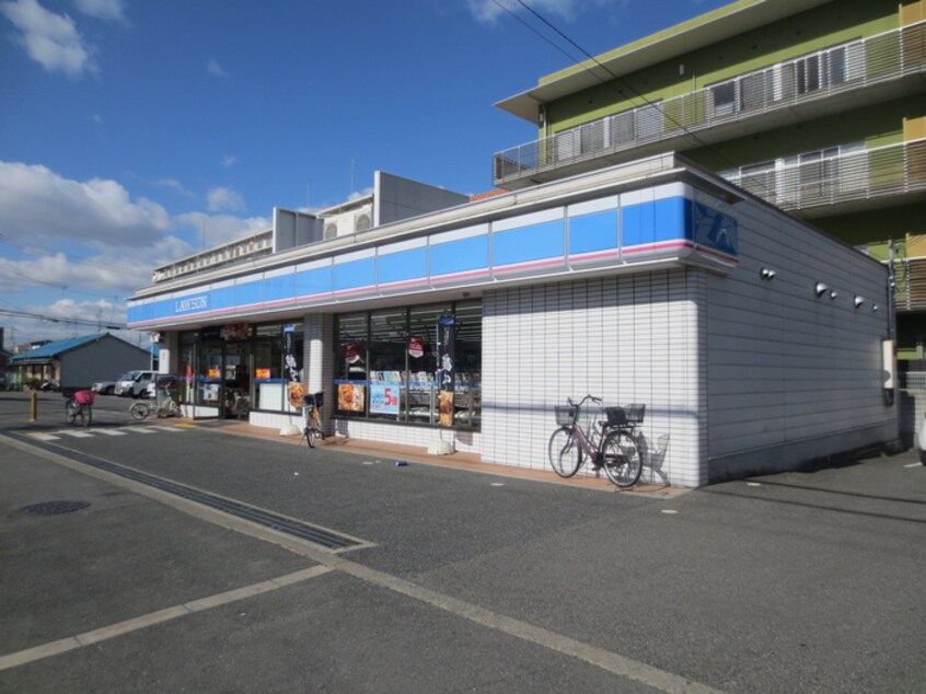 ローソン(コンビニ)まで792m イ－ストフラワ－壱番館