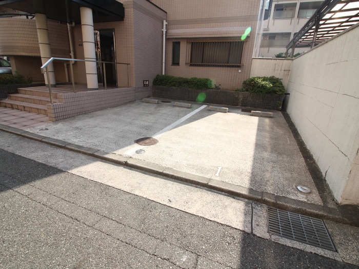 駐車場 グレ－ス星光