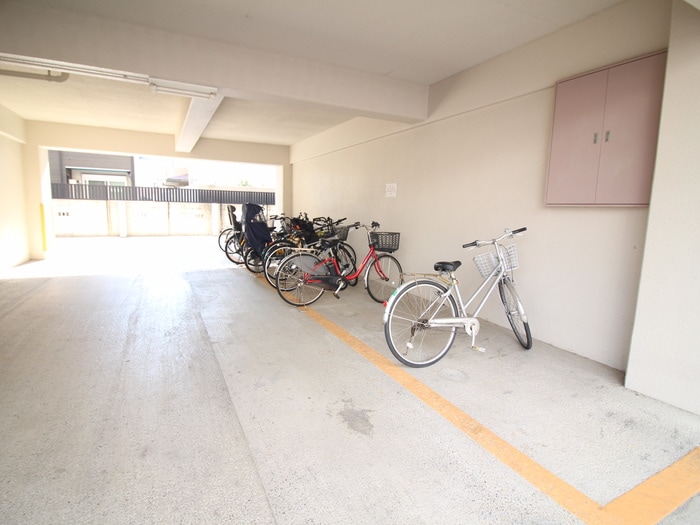 駐輪場 グレ－ス星光