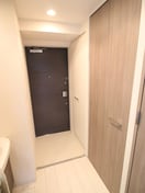 玄関 ﾌﾟﾚｻﾝｽ阿波座ｽﾃｰｼｮﾝﾌﾛﾝﾄ(401)