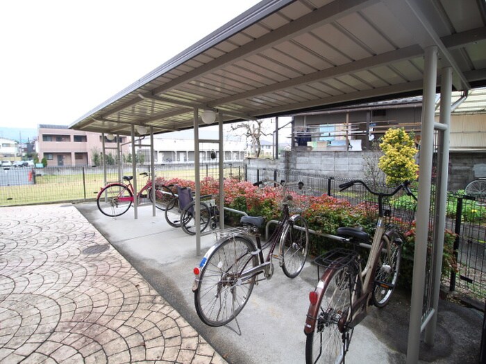 駐輪場 ヴィオラ東多田壱番館