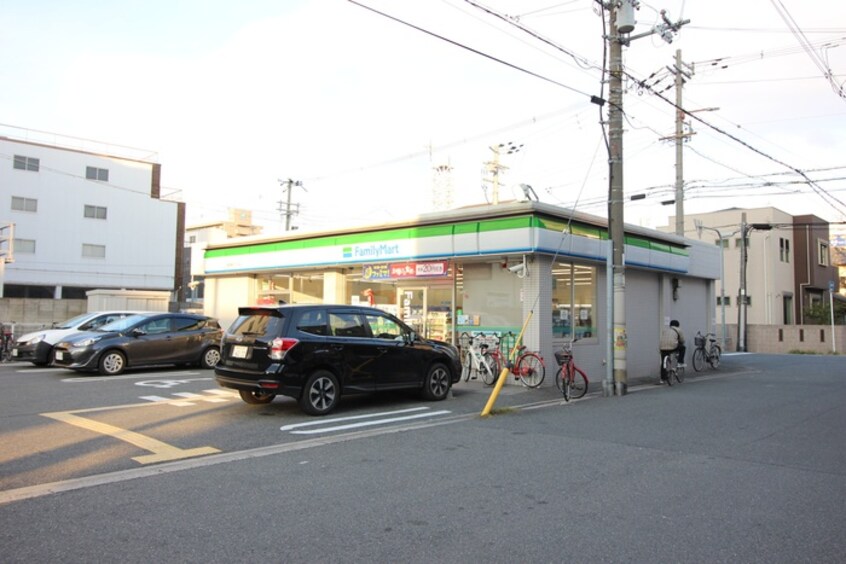 ファミリーマート長居東３丁目店(コンビニ)まで450m メゾンドール秋桜