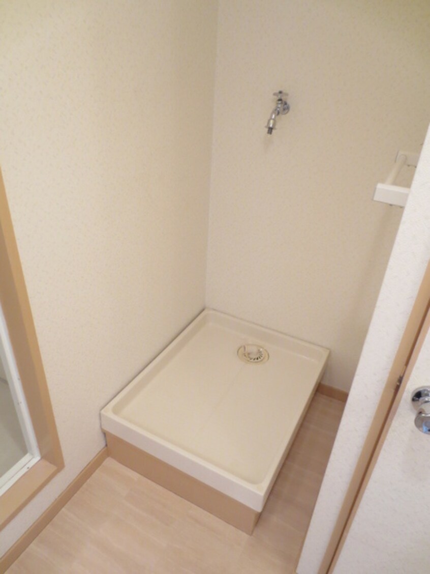 洗濯機置場 ロイヤルコ－ポ