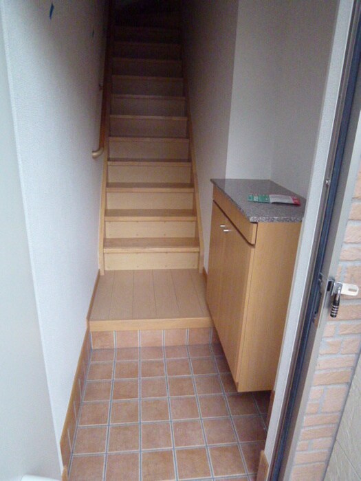 玄関 ヴィオラ東多田弐番館