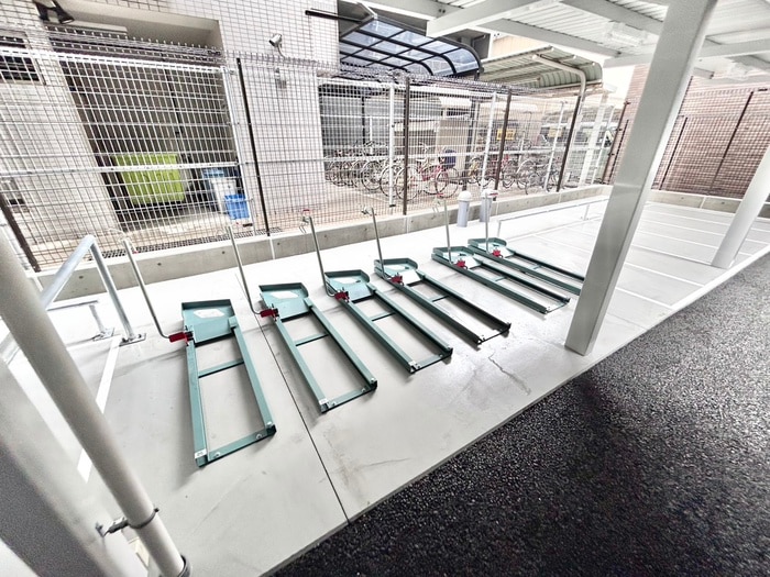 バイク置き場 ジオタワー堺筋本町（１００４）