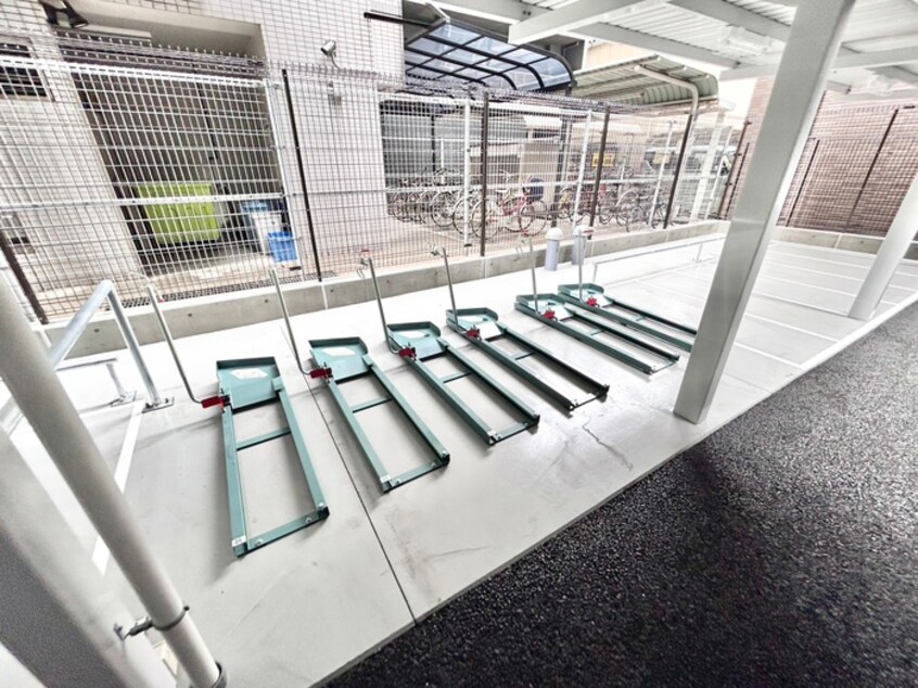 バイク置き場 ジオタワー堺筋本町（１００４）