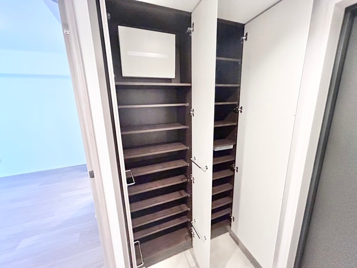 靴箱 ジオタワー堺筋本町（１００４）