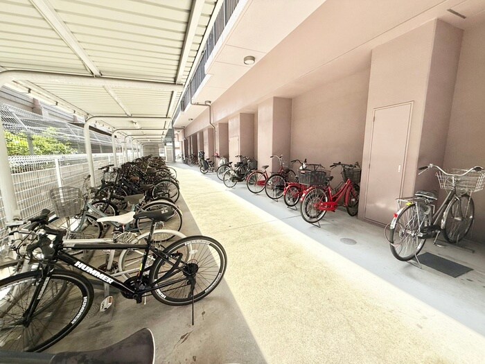 駐輪場 Ｍ　ＰＬＡＺＡ香里六番館