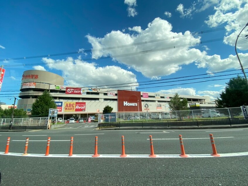 ホームズ(電気量販店/ホームセンター)まで560m Ｍ　ＰＬＡＺＡ香里六番館