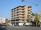 ドルス百万遍の外観