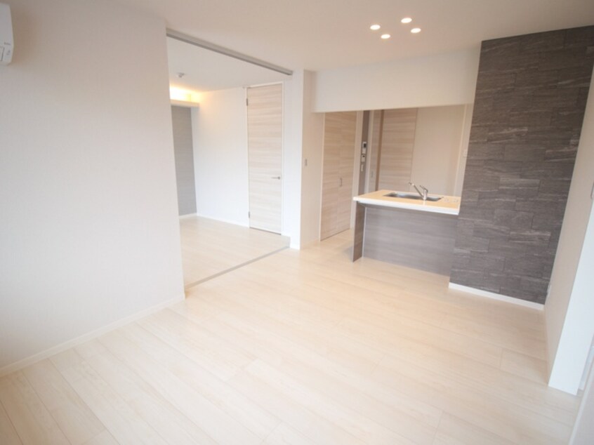 居室 シャーメゾン岩倉南