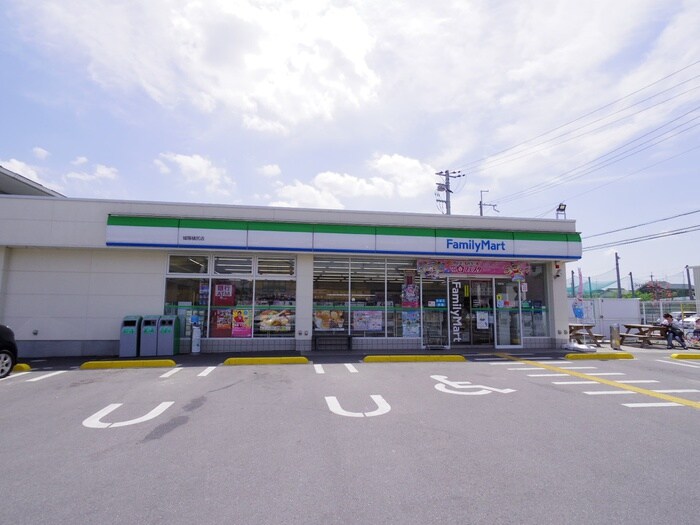 ファミリーマート(コンビニ)まで390m リゴレット