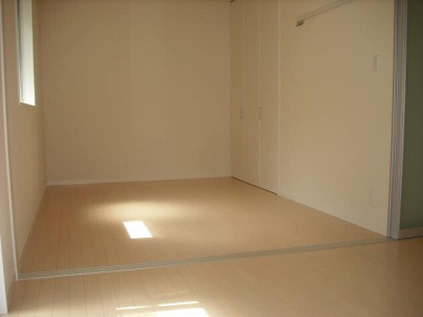 居室 ロイヤルサニ－ハイツ