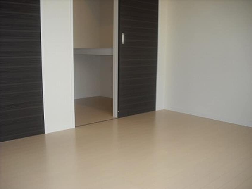 居室 ロイヤルサニ－ハイツ