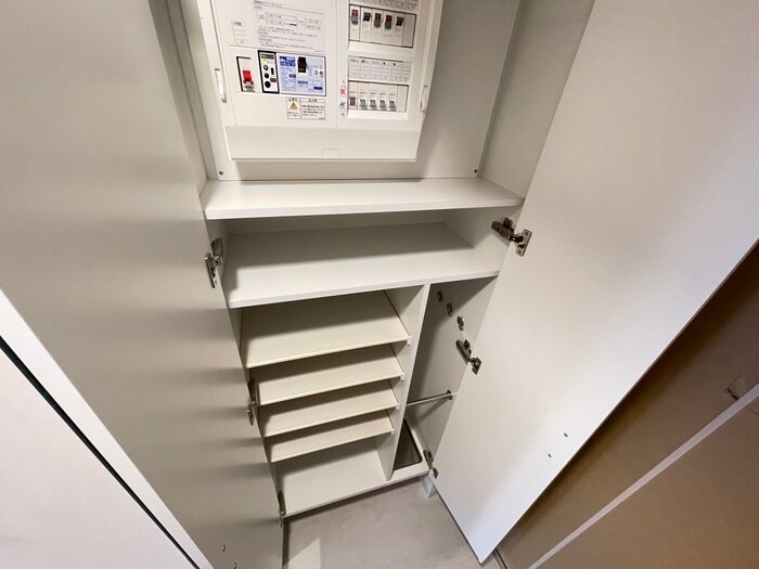 靴箱 ﾌﾟﾛｳﾞｨｽﾀ神戸三宮EAST(605)