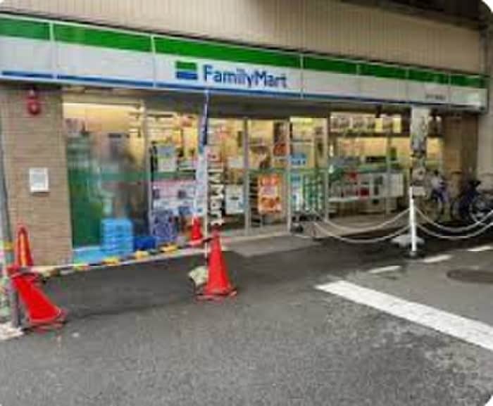 ファミリーマート(コンビニ)まで250m ﾌﾟﾛｳﾞｨｽﾀ神戸三宮EAST(605)