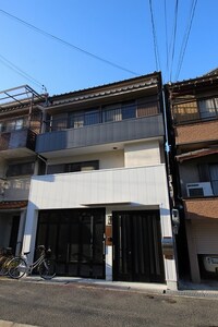 カーサ・ド・ガレージ松屋町