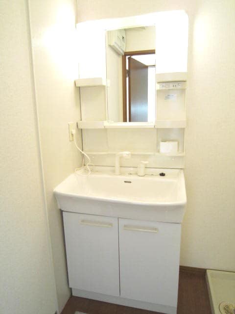 洗面 メゾンドール榮