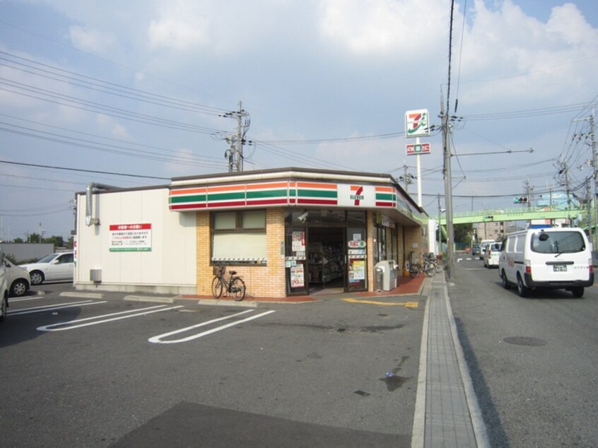 セブンイレブン(コンビニ)まで266m エンシェア外大前