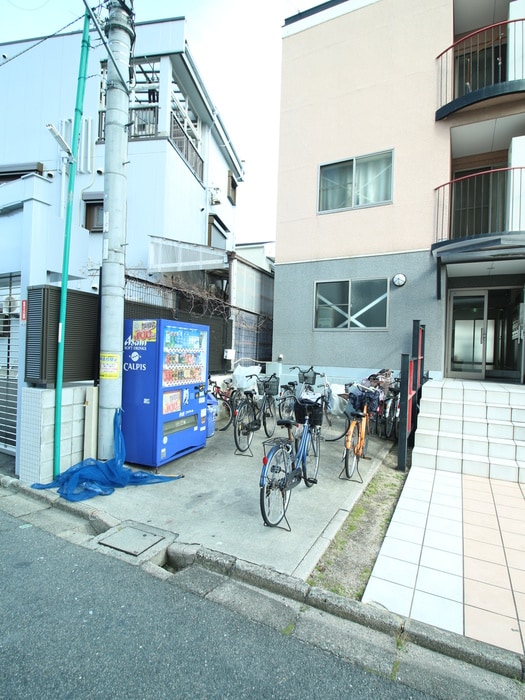 駐輪場 マンションはまゆう