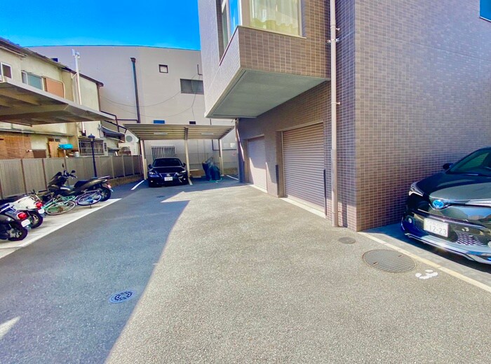 駐車場 プレミアム菱屋西