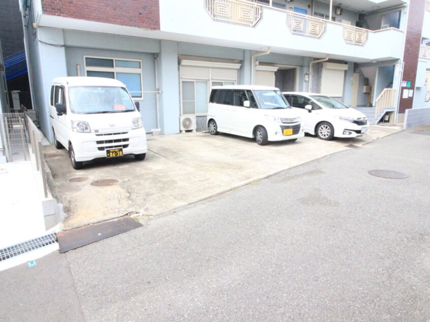 駐車場 日下マンション