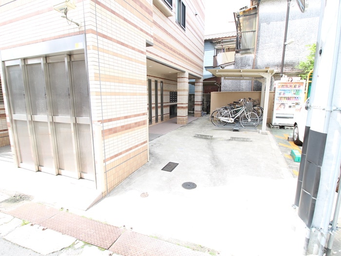 駐車場 クリスタルコート江坂