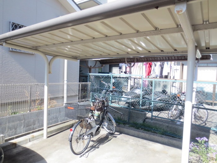 駐輪場 リトルハイツ