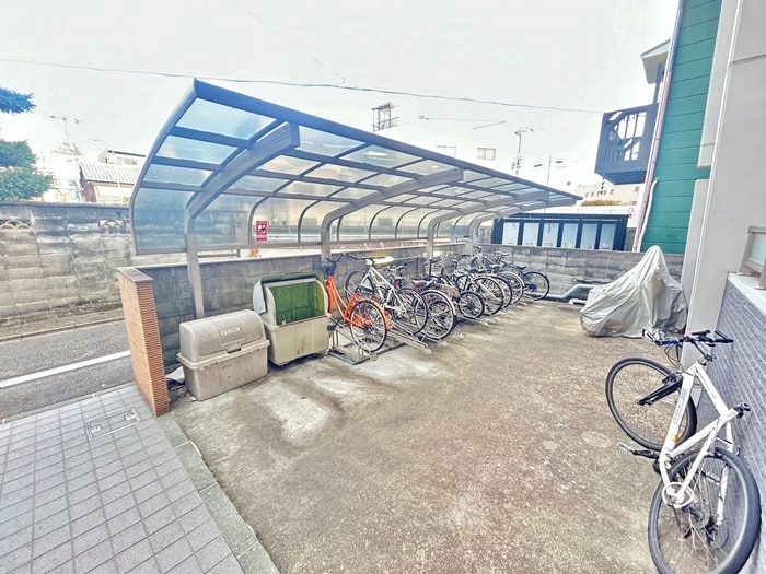 駐輪場 グランディ－ル西院