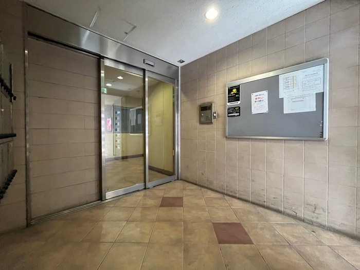 エントランス部分 ロイヤルメゾン北浜