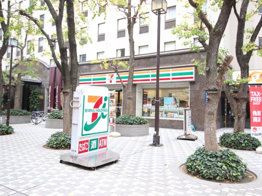 コンビニ(コンビニ)まで360m ロイヤルメゾン北浜