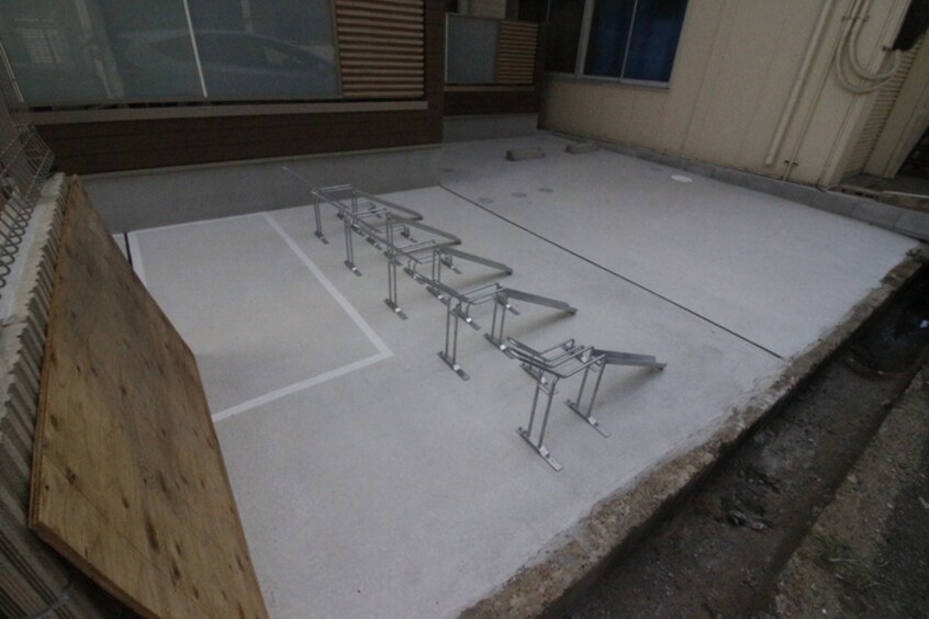 駐輪場 F　asecia aire