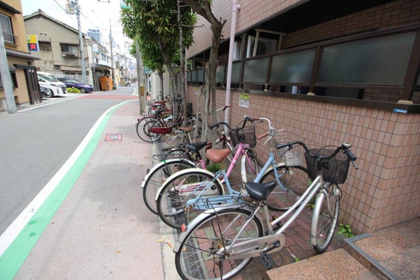 駐輪場 メゾン・イシケン