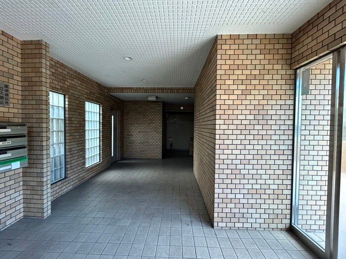 エントランス部分 エミネンス辻本Ⅱ