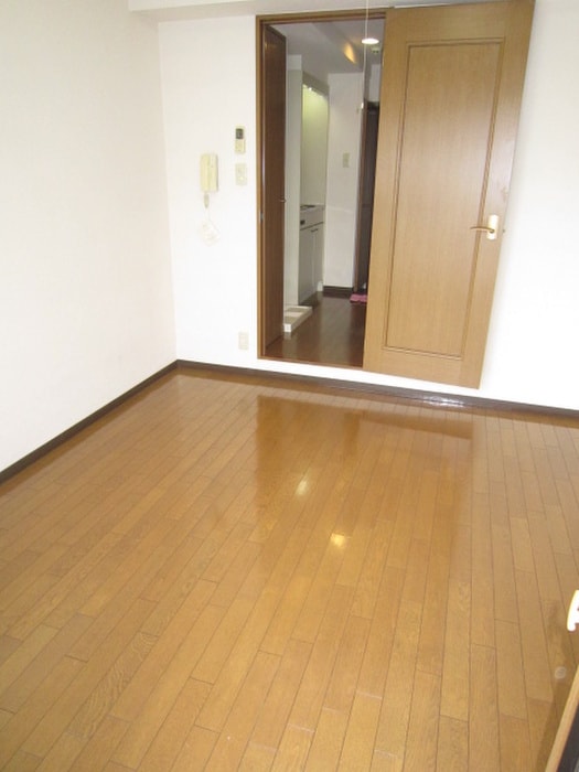 居室 PS　HIGASHI　OSAKA