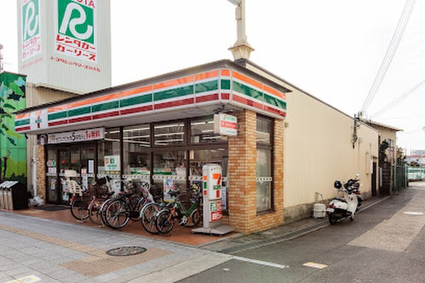 セブン-イレブン 高槻上田辺町店(コンビニ)まで180m グランベ－ル小阪