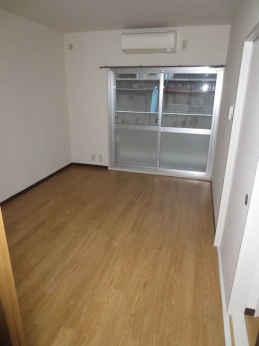 居室 カモンコ－ト岸里