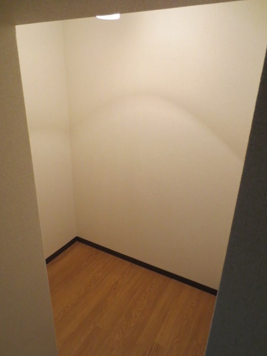 収納 カモンコ－ト岸里