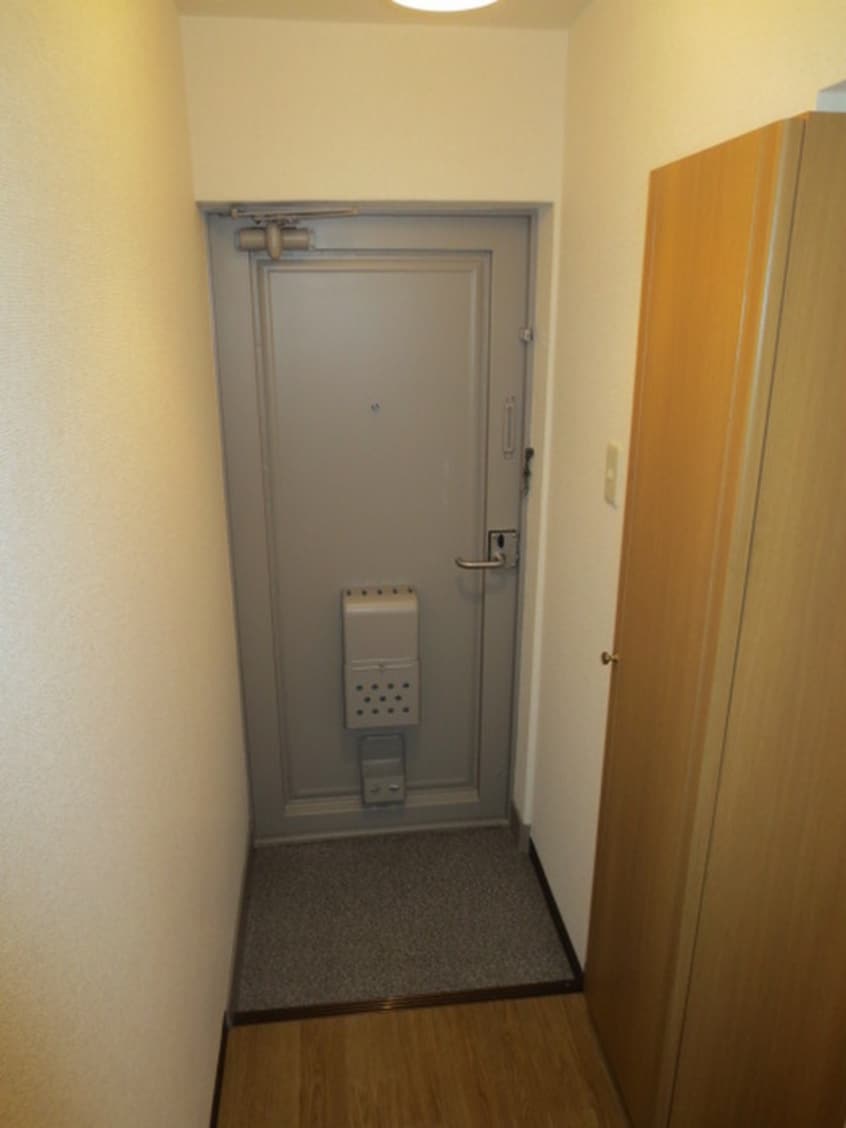 玄関 カモンコ－ト岸里