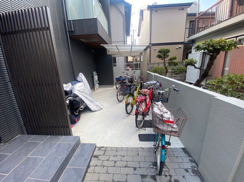 駐輪場 ホワイトハウス西宮北口