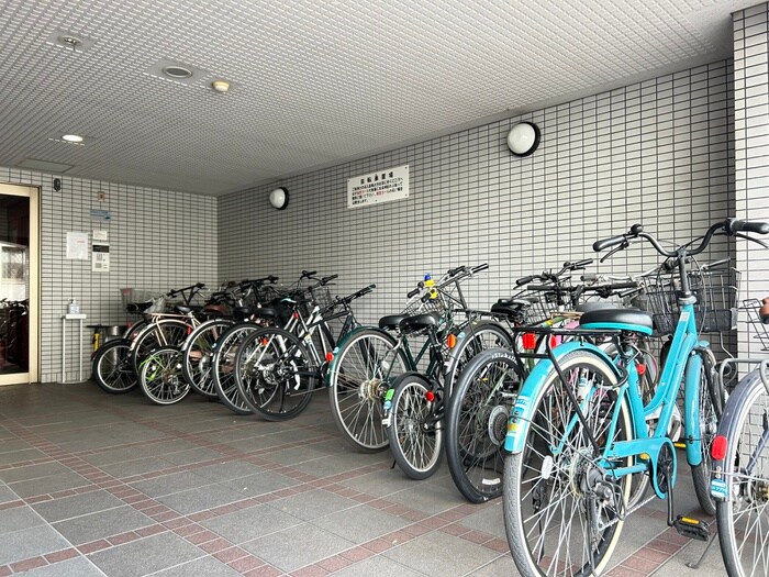 駐輪場 エル・アブラリ